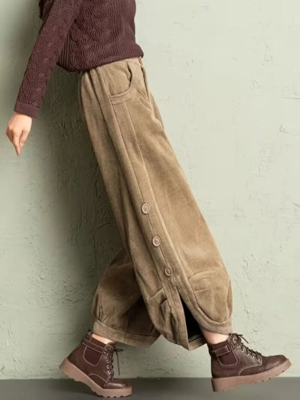 (SALE) Button Detail Corduroy Pants - Picture 2 of 4